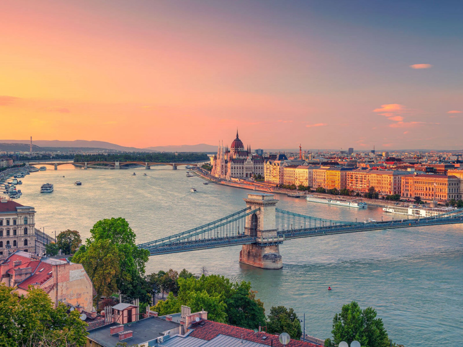 Zicht over Boedapest en de Donau. ©Shutterstock